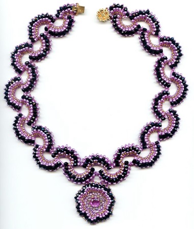 Ожерелье "Сиреневое" плетеное бисером